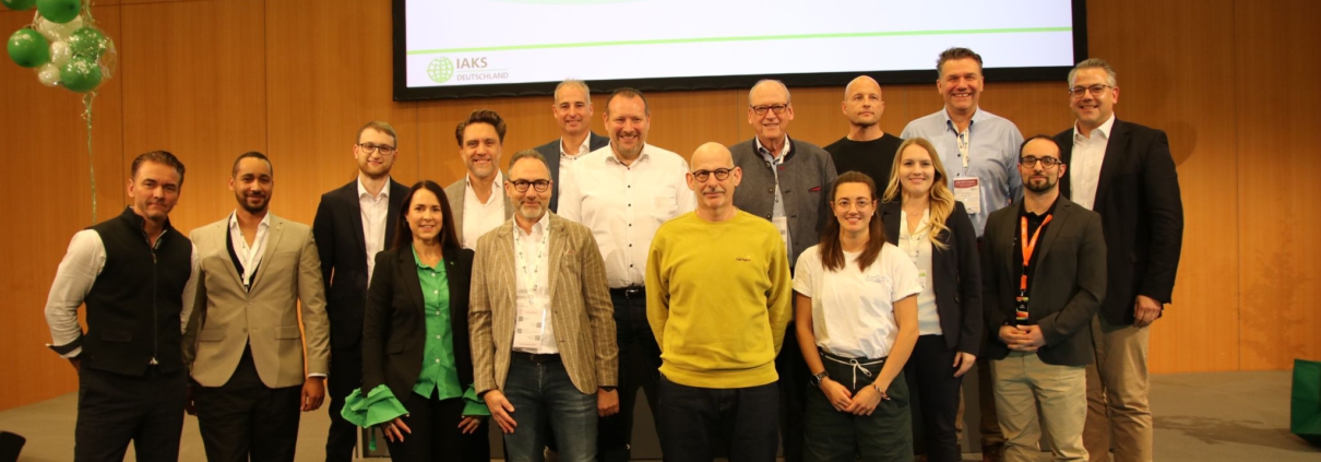 Wir freuen uns sehr, dass Ralf Maier, Geschäftsführer von Maier Landschaftsarchitektur, im Rahmen der FSB Messe 2025 in Köln in den Vorstand der IAKS Deutschland gewählt wurde.